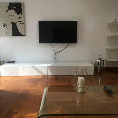 10 Bossi Duomo Apartment