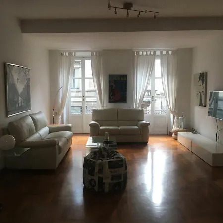 10 Bossi Duomo Apartment Mailand